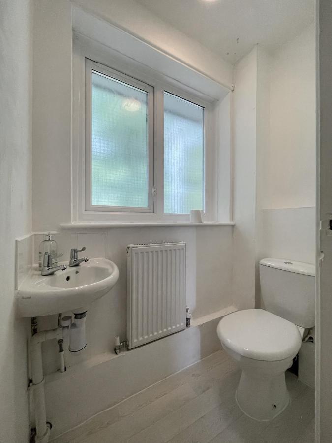 맨체스터 Bright, Warm & Cozy House In Harpurhey 아파트 외부 사진